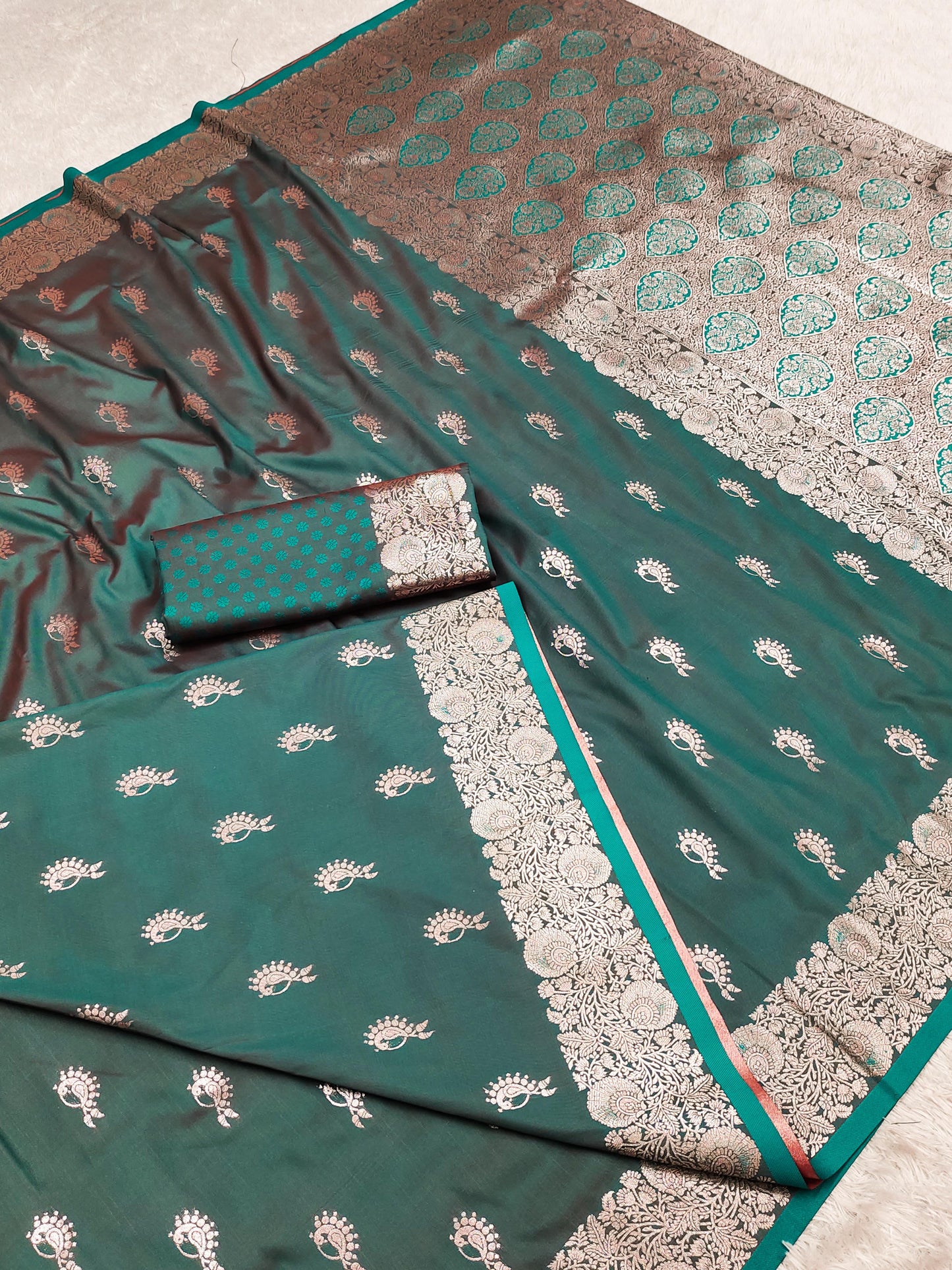 Soft And Pure Nath Banarasi silk saree