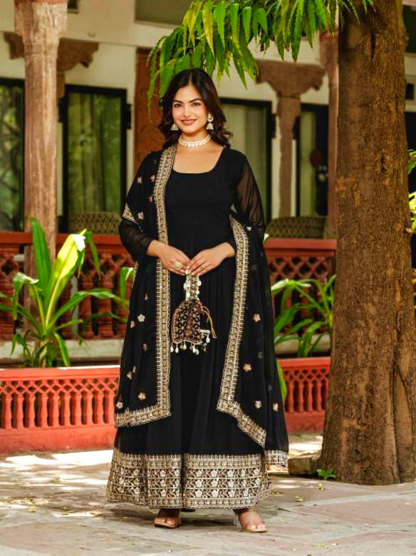 gown,dupatta,with poket batwa